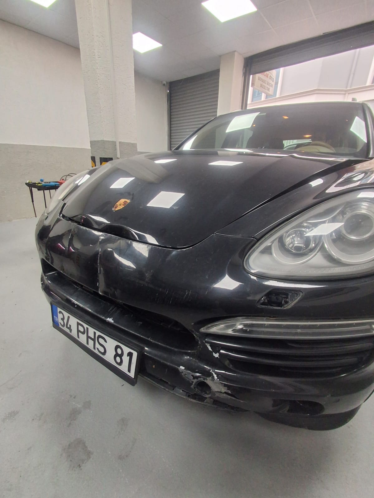 Porsche ön tampon hasarı